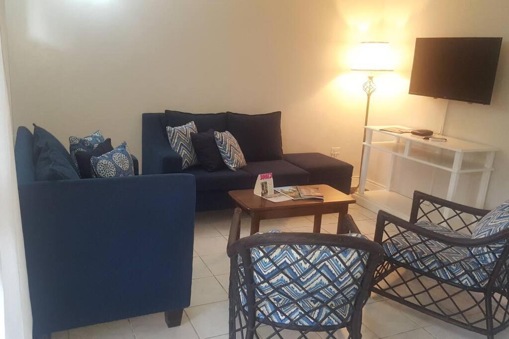 Negril Condo By The Beach Apt. 194 Point Village Extérieur photo