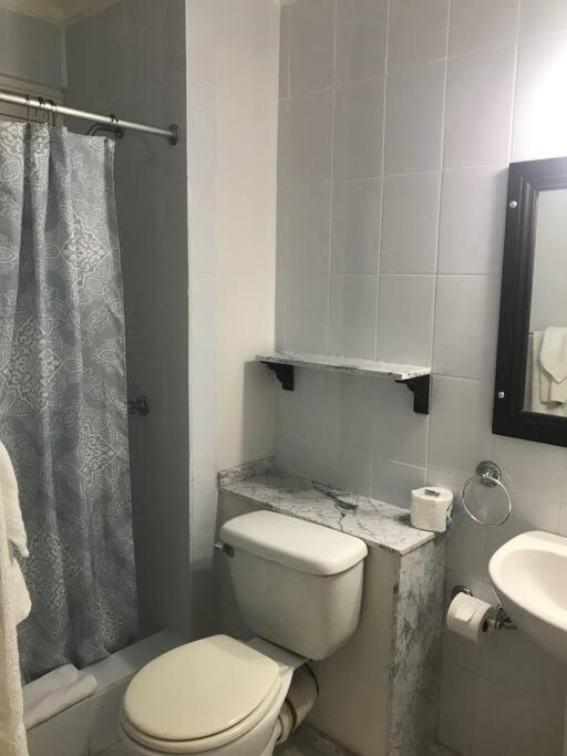 Negril Condo By The Beach Apt. 194 Point Village Extérieur photo